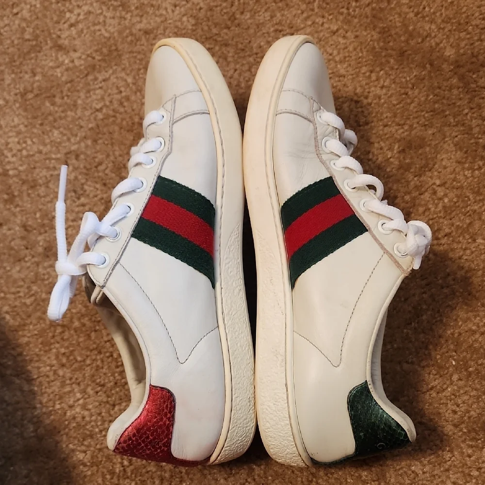 Gucci Ace Bee Sneakers - Picture 12 of 16